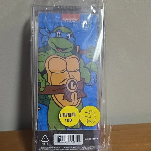 FiGPiN Teenage Mutant Ninja Turtles Leonardo Action Figure - Picture 2 of 2